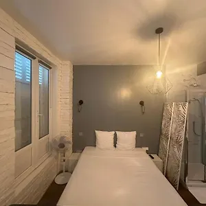  Apartamento Super Location Meets Charming Studio -ecole Militaries Champ De Mars - 7th Arrondisment Francia